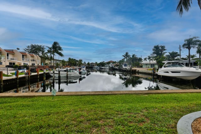 391 SE 19TH Avenue SE 7, Pompano Beach, FL 33060