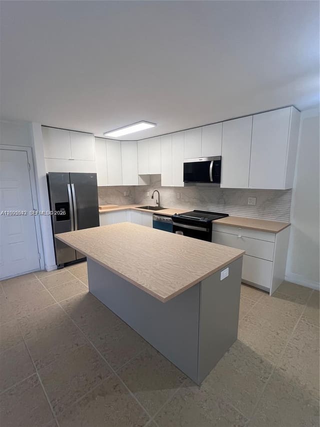 4780 NW 102nd Avenue 102-11, Doral, FL 33178