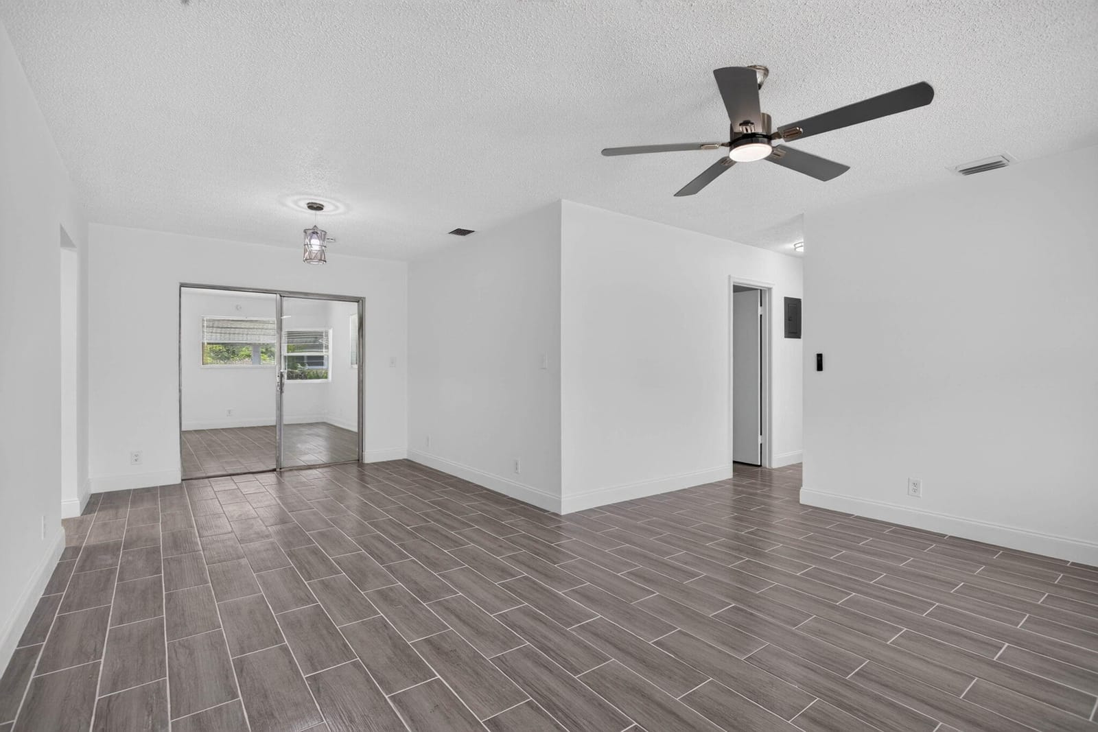 631 SW 10TH Court, Deerfield Beach, FL 33441 photo 2
