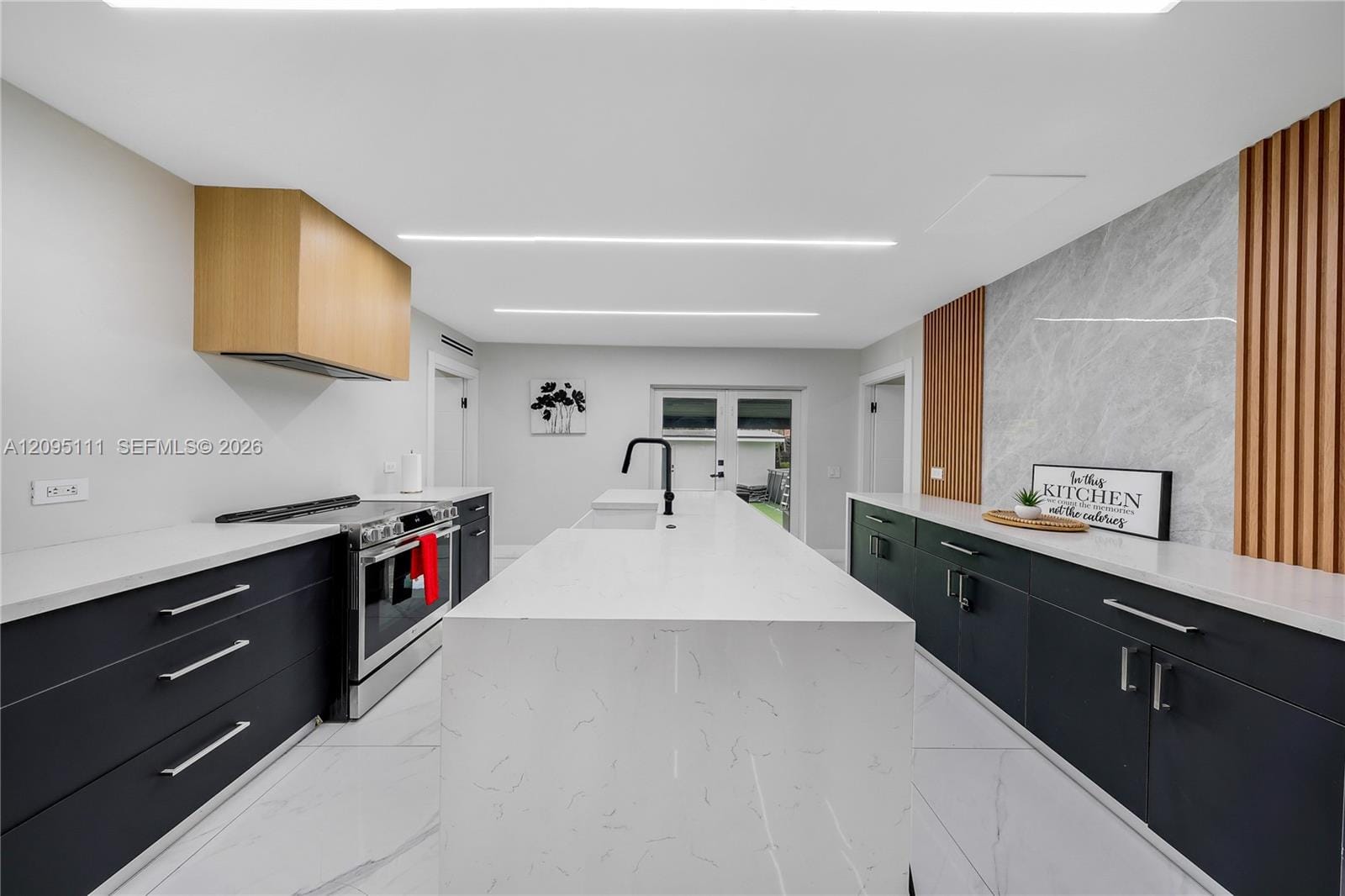 2612 SW 12th Street — photo 8
