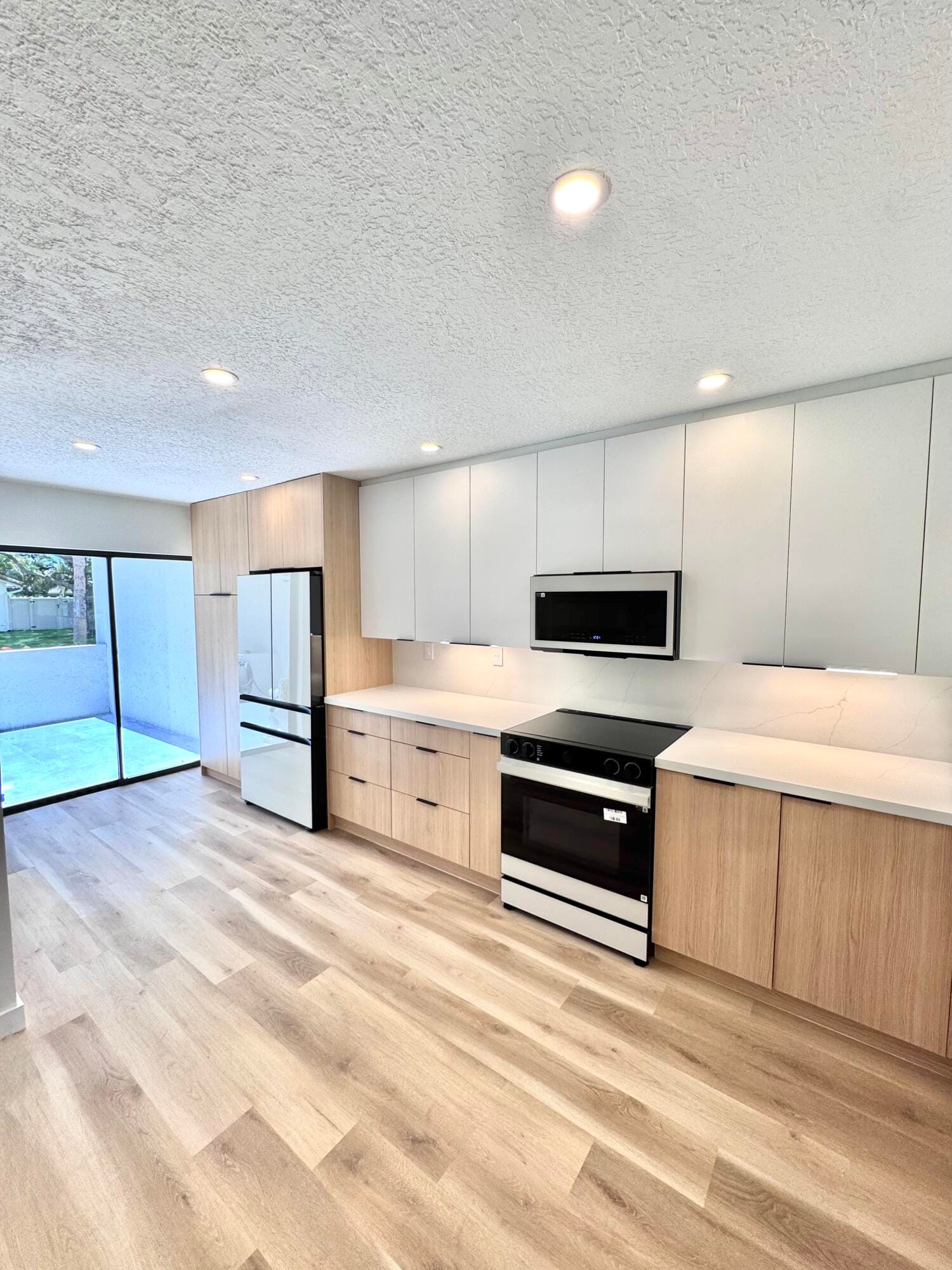 21547 Altamira Avenue — photo 4