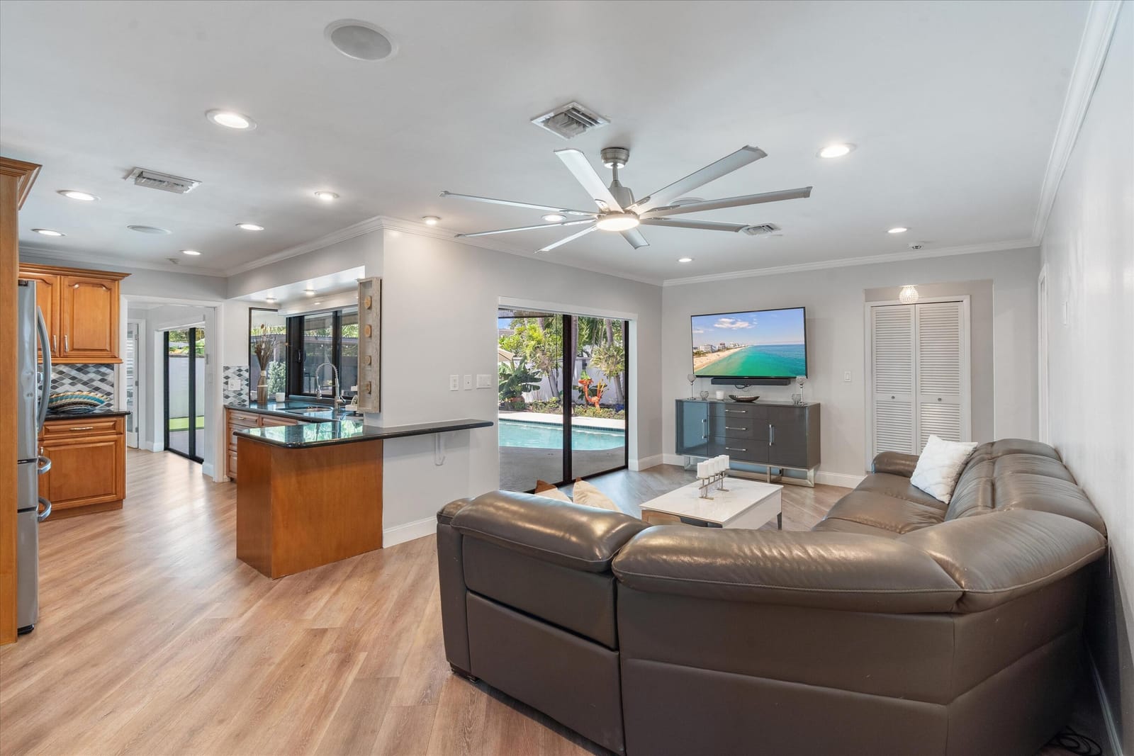 1107 SE 14TH Terrace, Deerfield Beach, FL 33441 photo 4