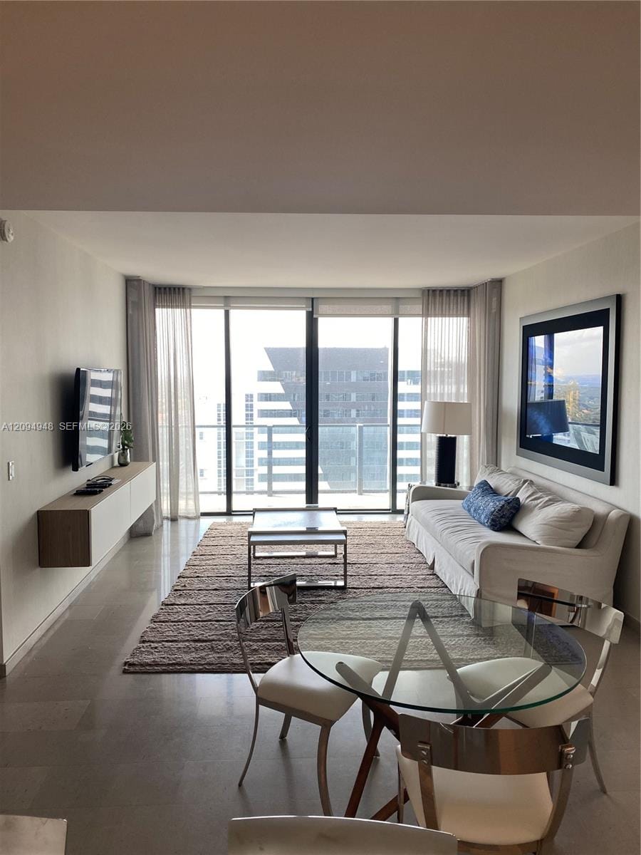 88 SW 7th Street 1904 — photo 3