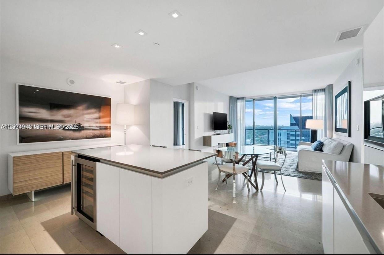 88 SW 7th Street 1904