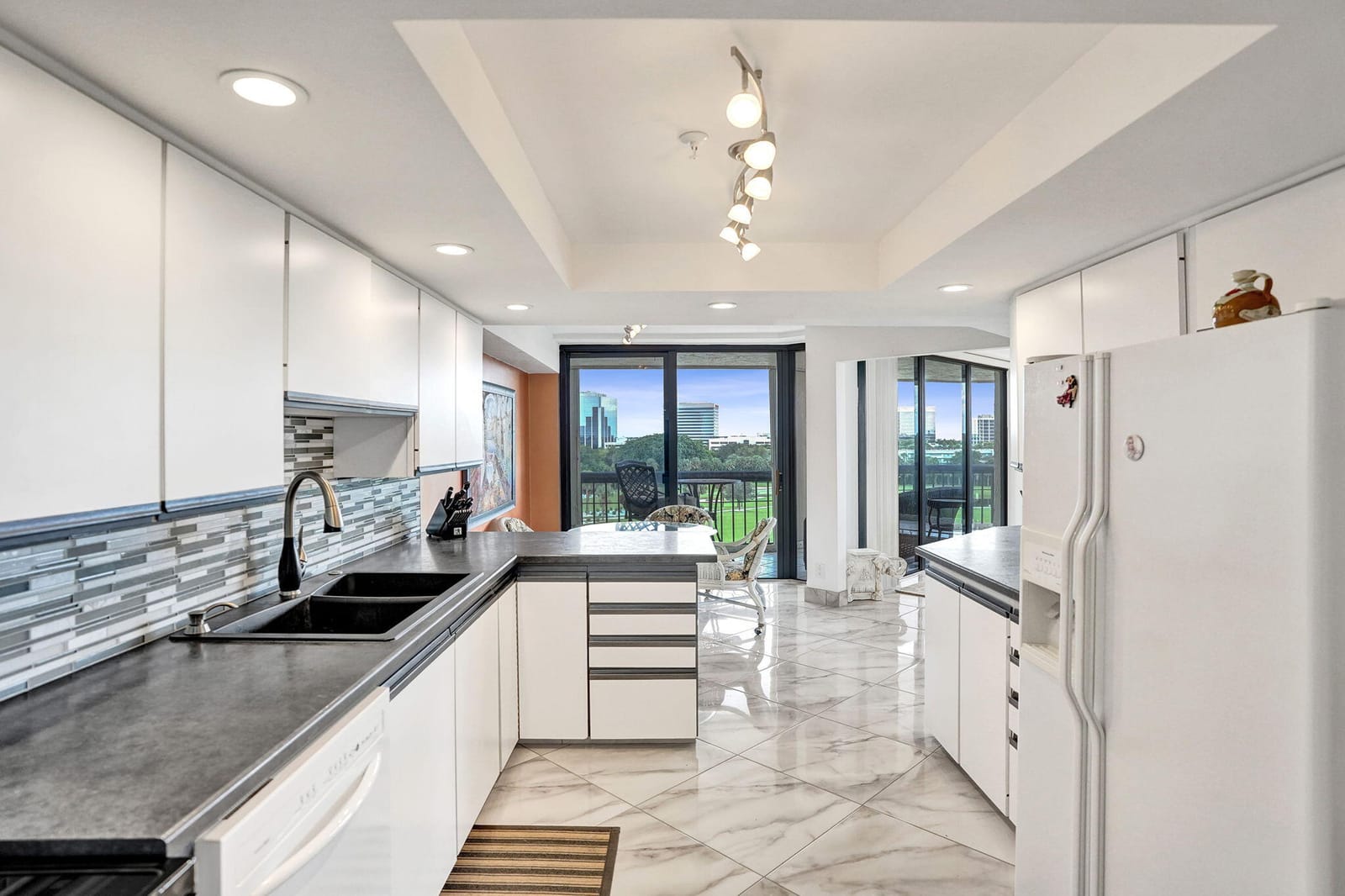 1900 CONSULATE Place 604, West Palm Beach, FL 33401 photo 18