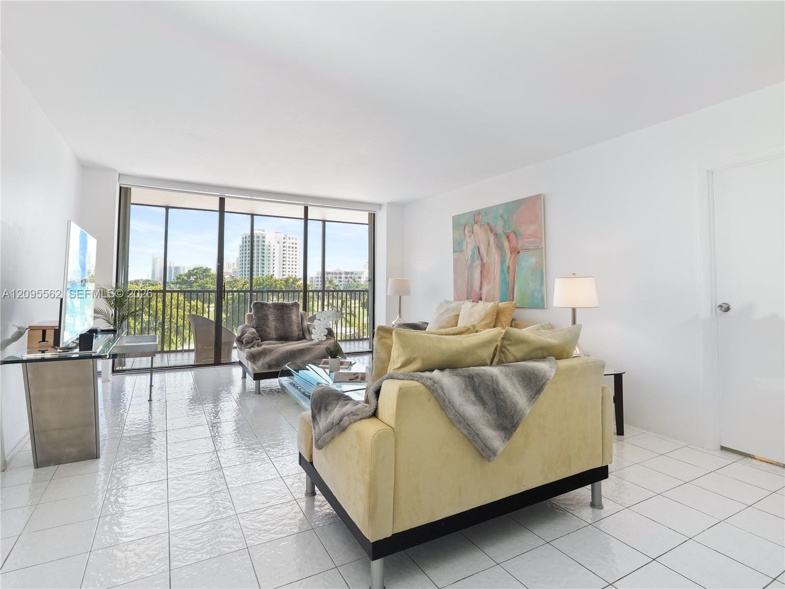 20379 W Country Club Drive 536 — photo 4