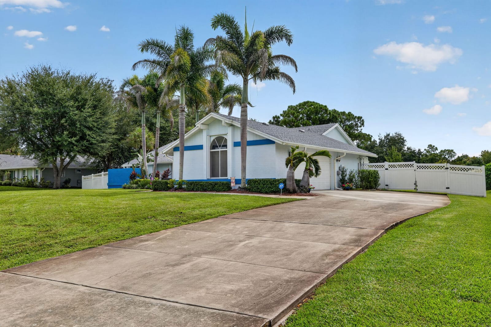 1784 SW GREGOR Way, Stuart, FL 34997 photo 3