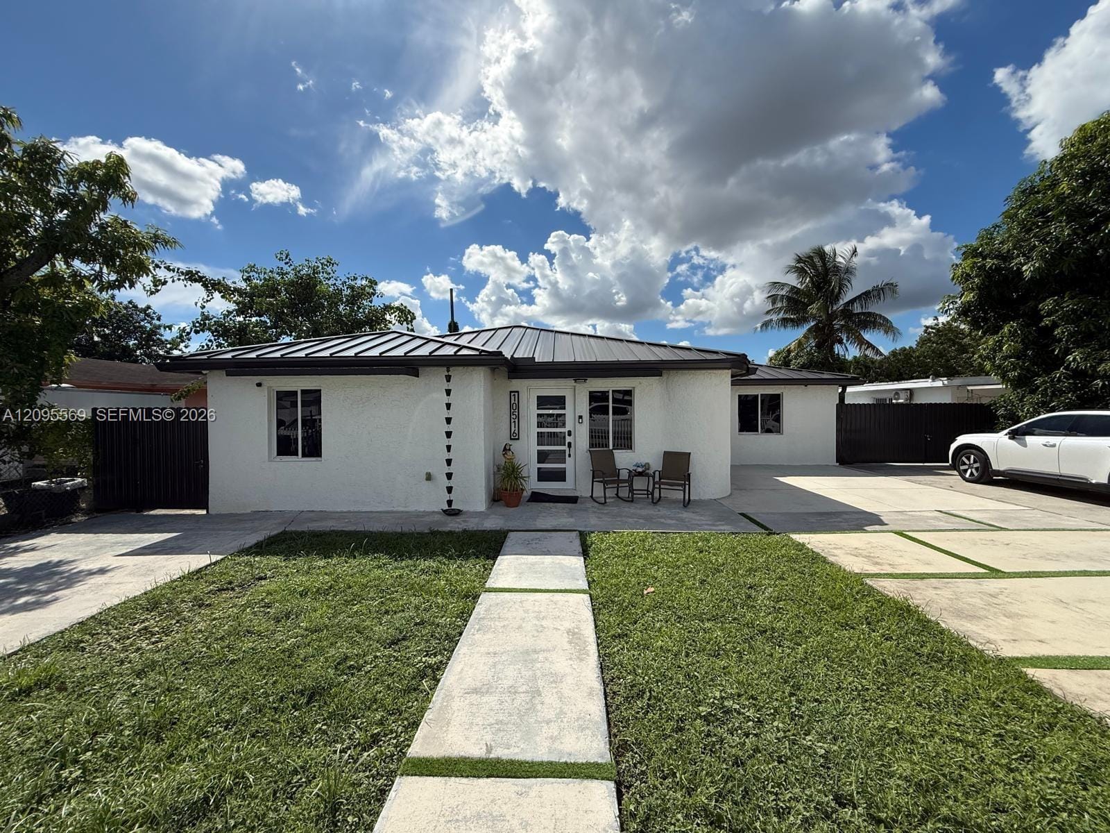 10516 NW 36th Place — photo 3