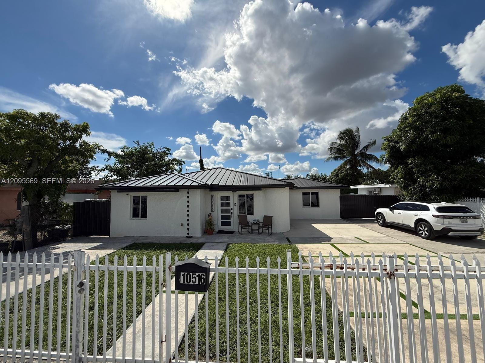 10516 NW 36th Place — photo 5