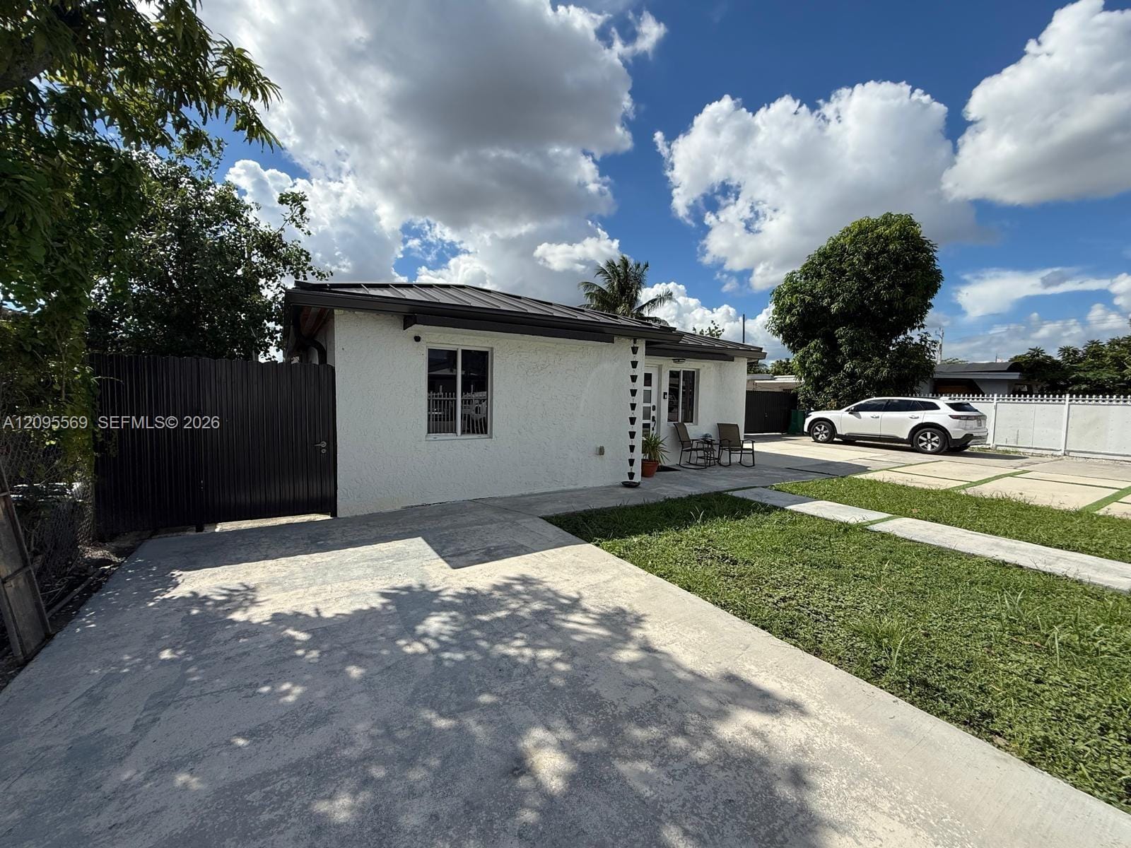 10516 NW 36th Place — photo 9