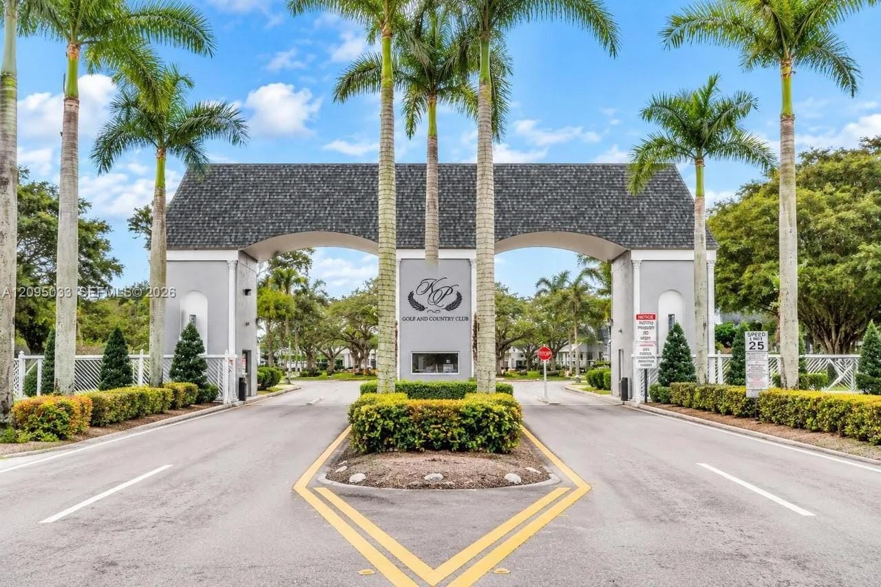 180 Saxony D 180, Delray Beach, FL 33446 photo 14