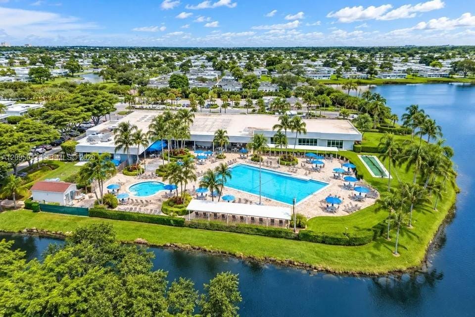 180 Saxony D 180, Delray Beach, FL 33446 photo 16