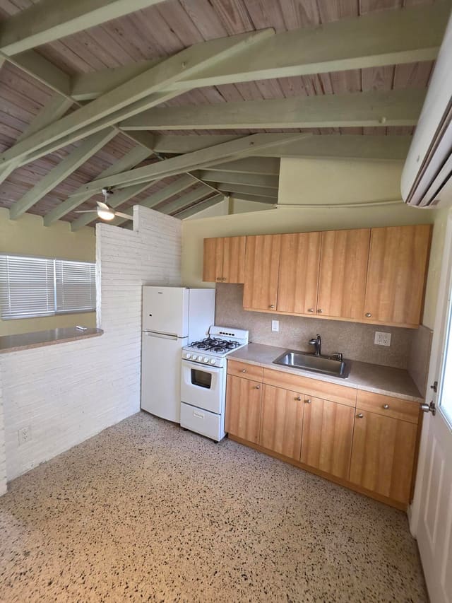601 SE 20th Avenue 4, Deerfield Beach, FL 33441