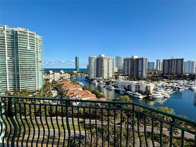19900 E Country Club Drive TS03, Aventura, FL 33180