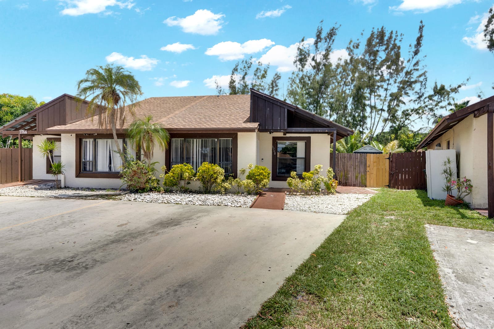 3768 Mil Lake Court, Greenacres, FL 33463 photo 2