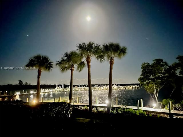 6142 SE Landing Way 6, Stuart, FL 34997