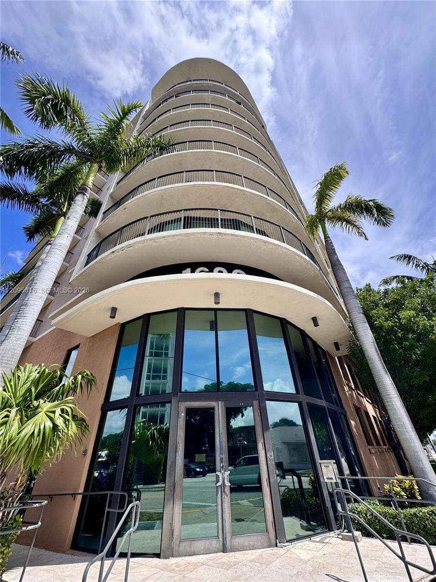 1690 SW 27th Avenue 502, Miami, FL 33145 photo 4