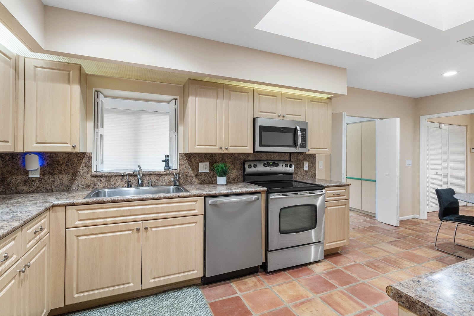 61 Hampshire Lane, Boynton Beach, FL 33436 photo 11