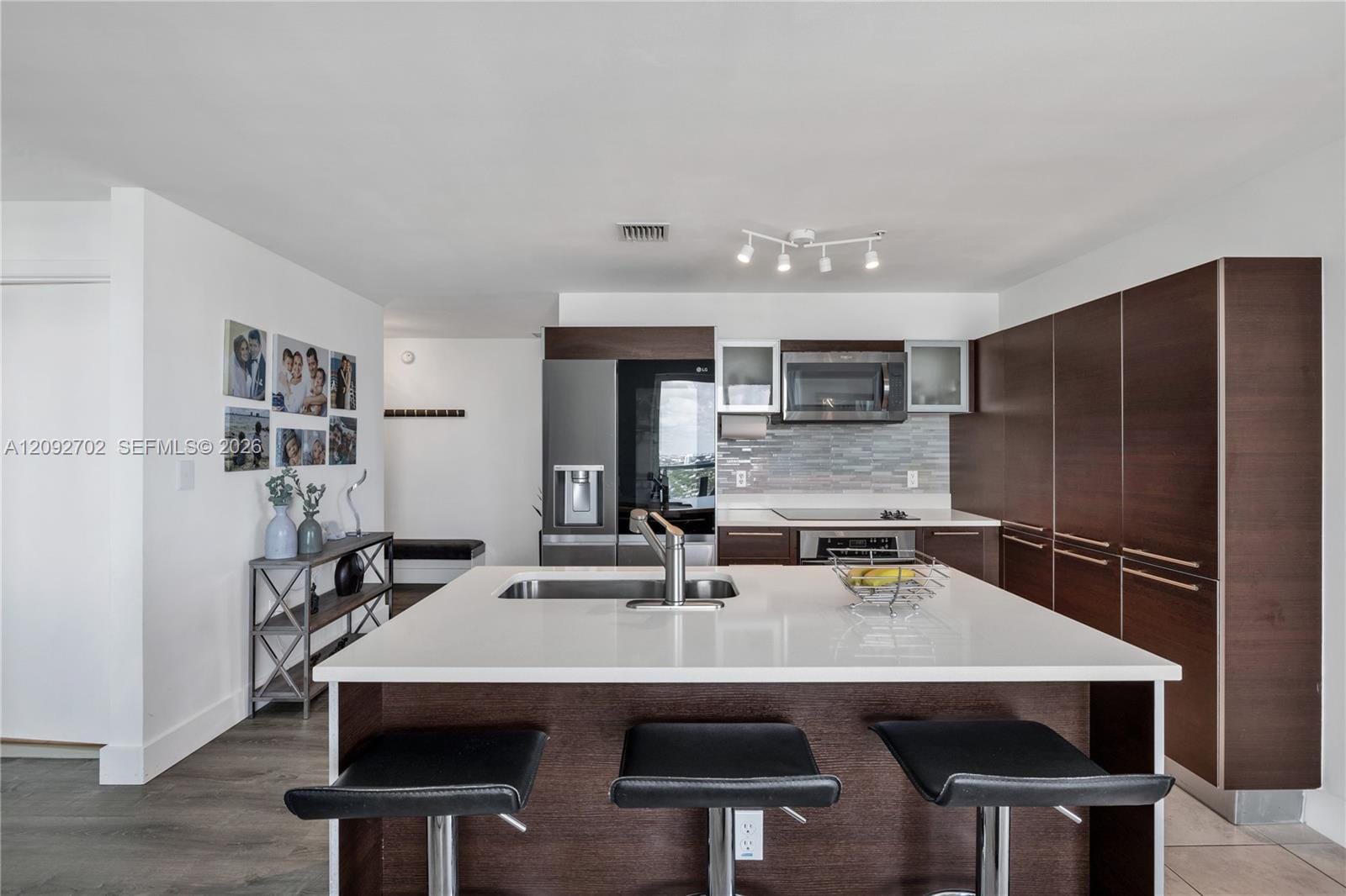 1900 N Bayshore Drive 2311 — photo 8