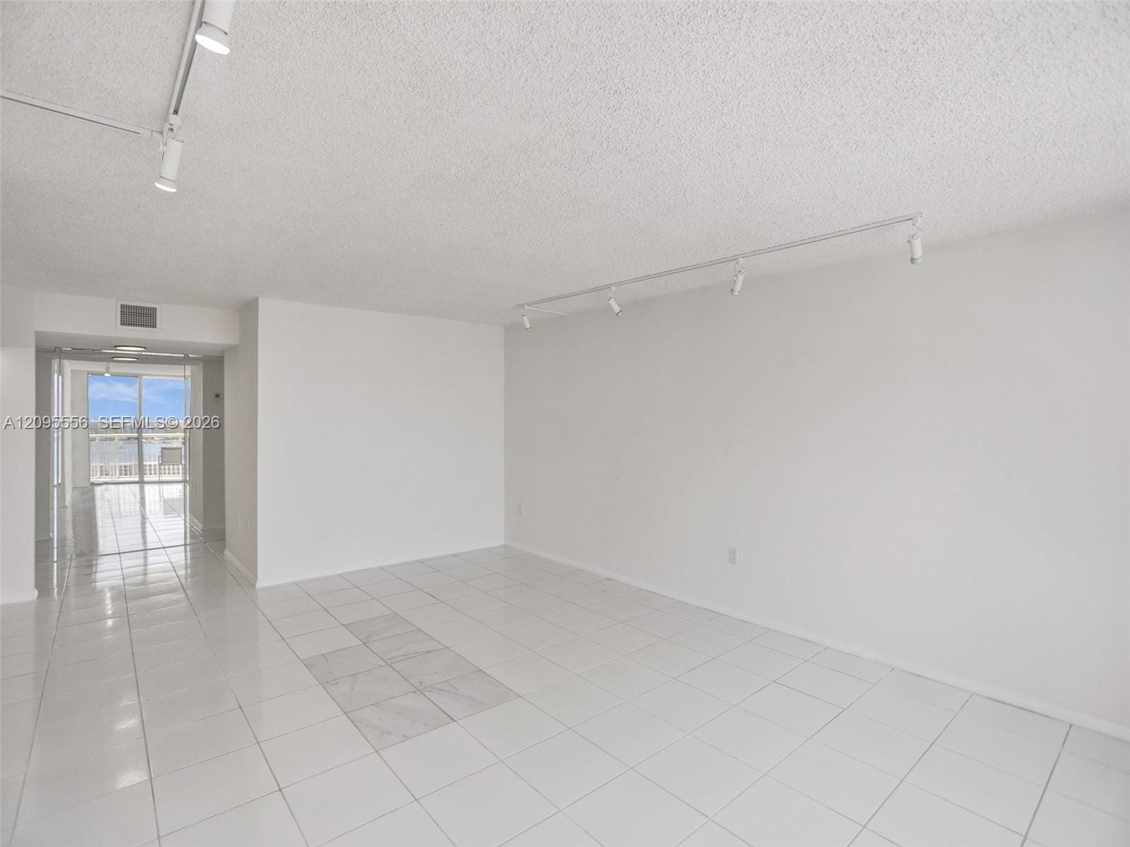 18071 Biscayne Boulevard 1701 — photo 6