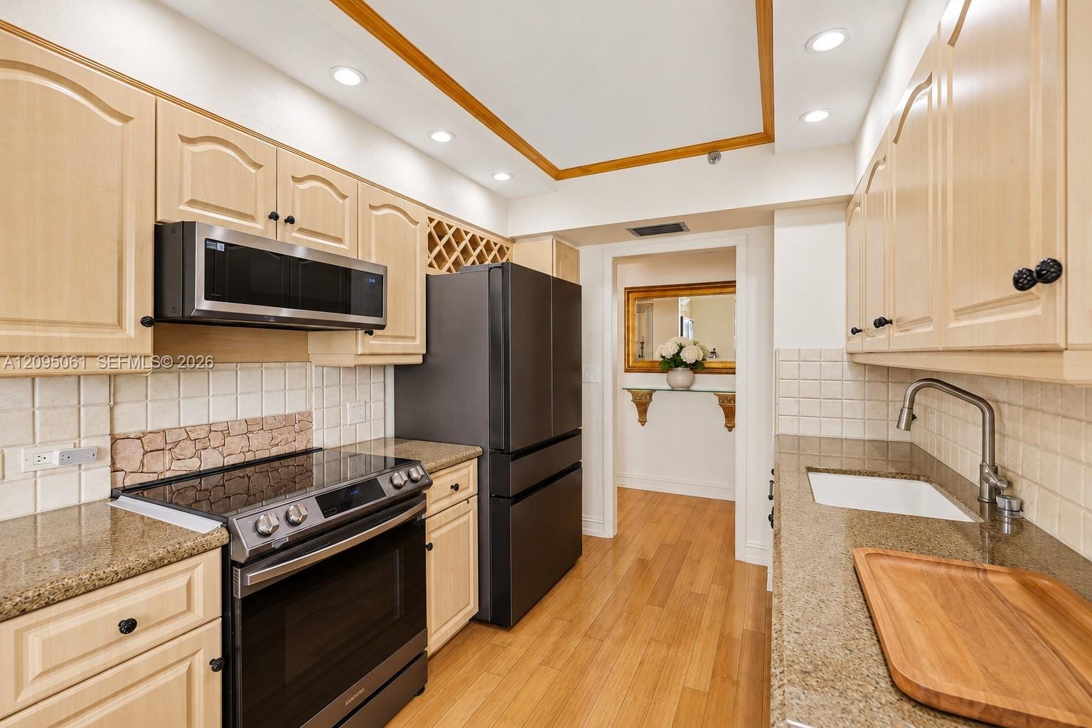 20191 E Country Club Drive 1102 — photo 8