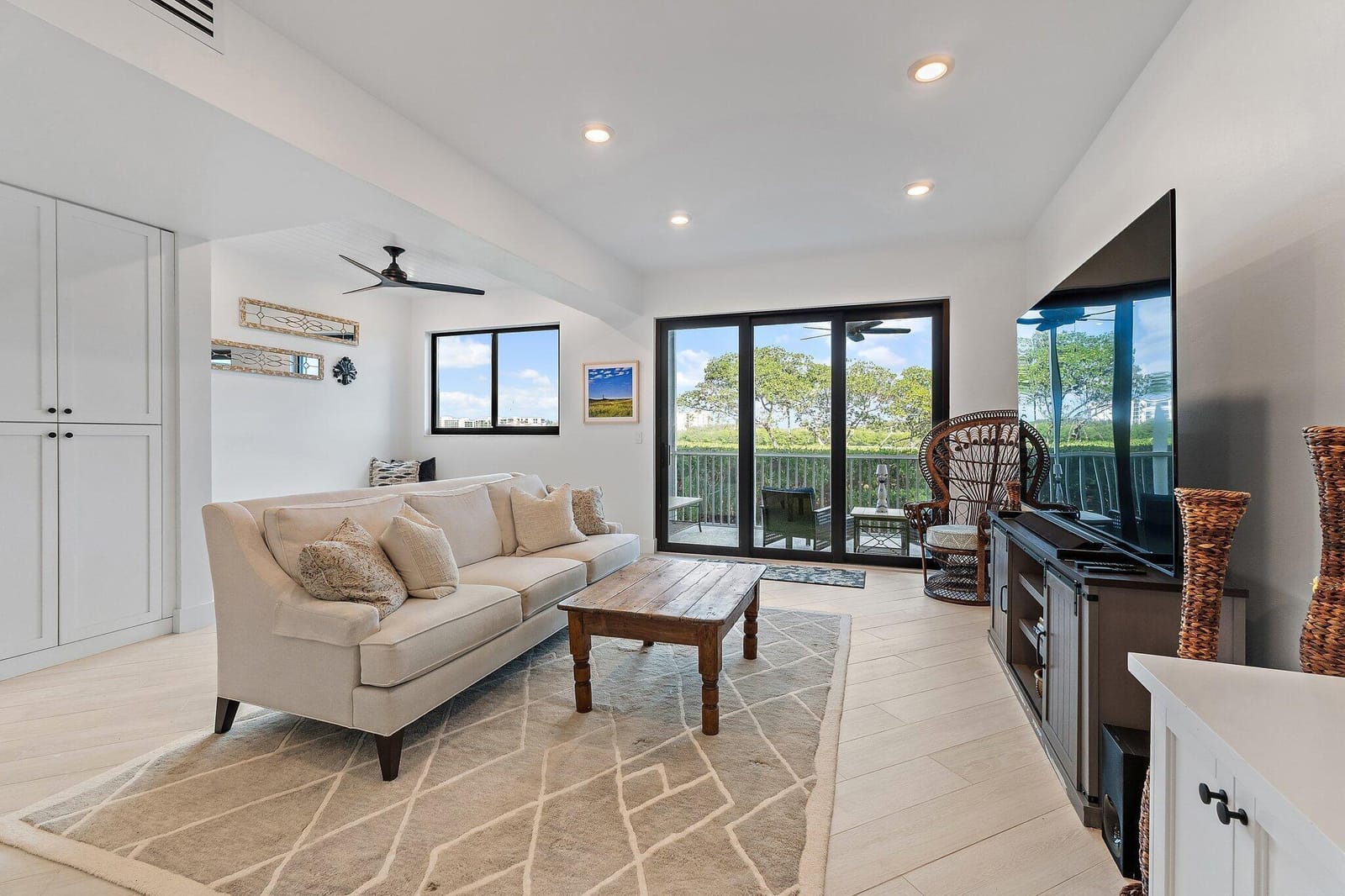 200 WATERWAY Road 105 — photo 3