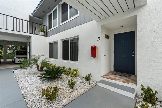 1180 Carlton Court 102A-unit B, Fort Pierce, FL 34949
