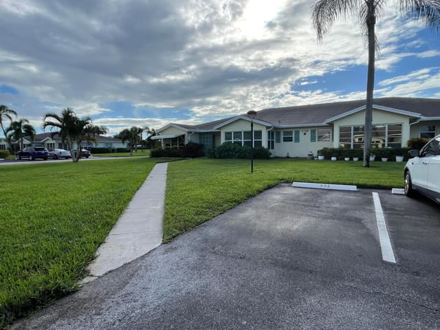 5198 Lakefront Boulevard A, Delray Beach, FL 33484