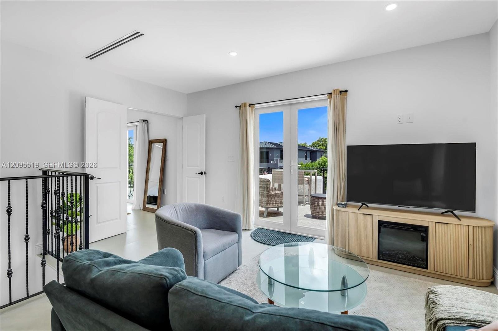 1636 SW 9th Street — photo 11