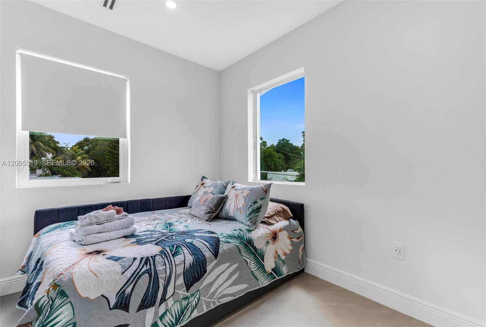 1636 SW 9th Street — photo 3