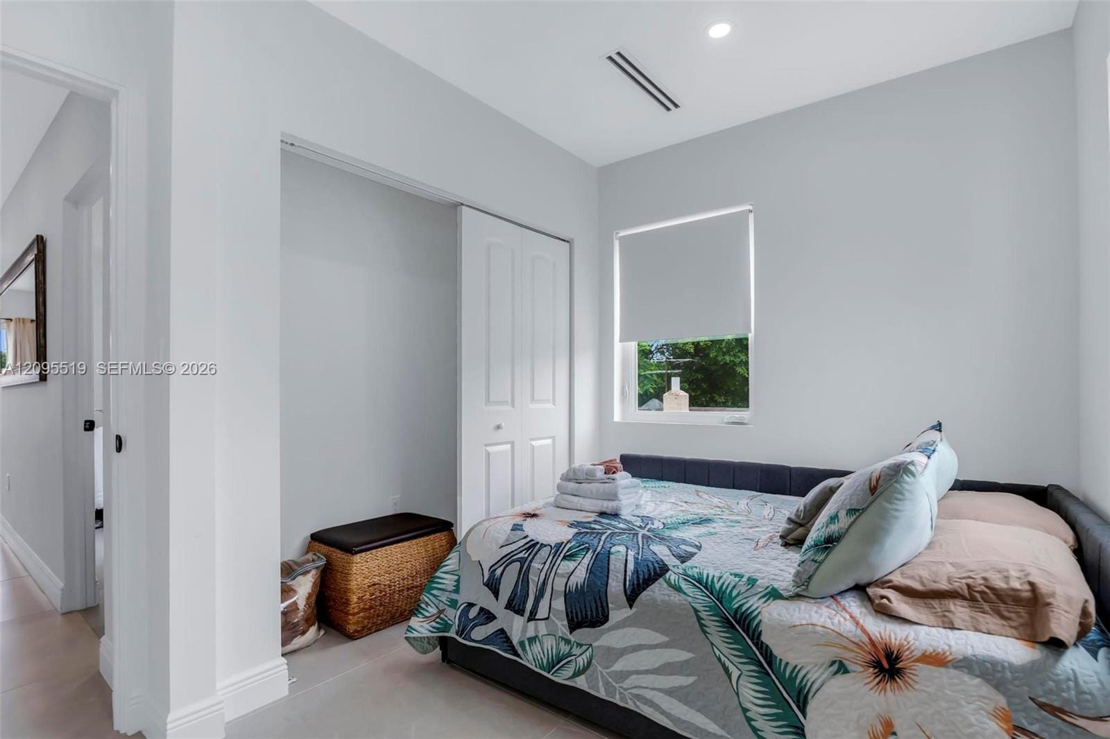 1636 SW 9th Street — photo 4