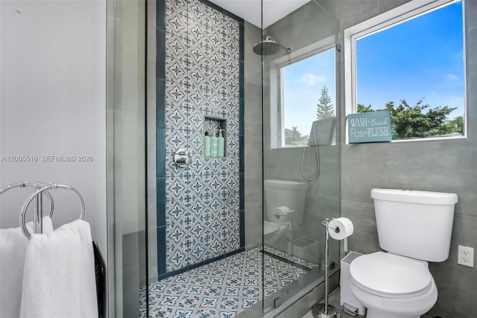 1636 SW 9th Street — photo 8