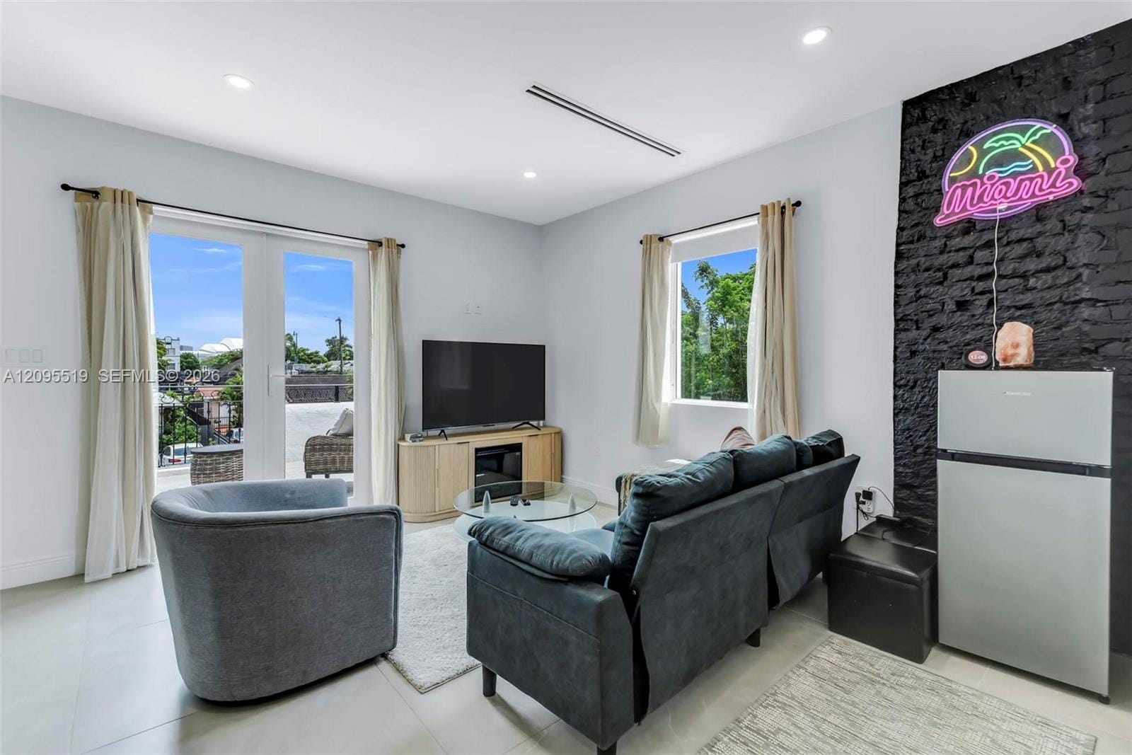 1636 SW 9th Street — photo 9