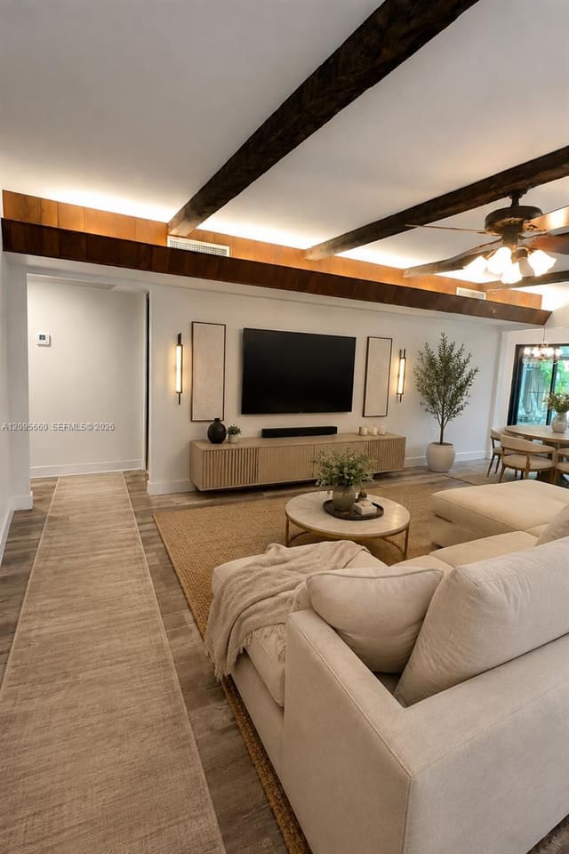 6750 Kingsmoor Way, Miami Lakes, FL 33014