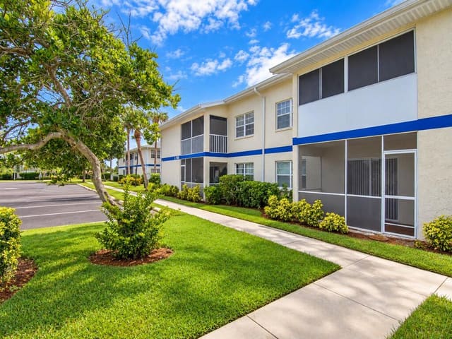 1505 SE Royal Green Circle 103, Port St. Lucie, FL 34952