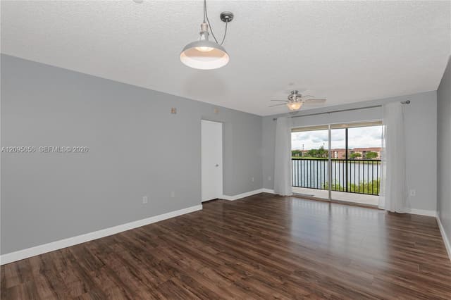 550 SW 138th Avenue 404K, Pembroke Pines, FL 33027
