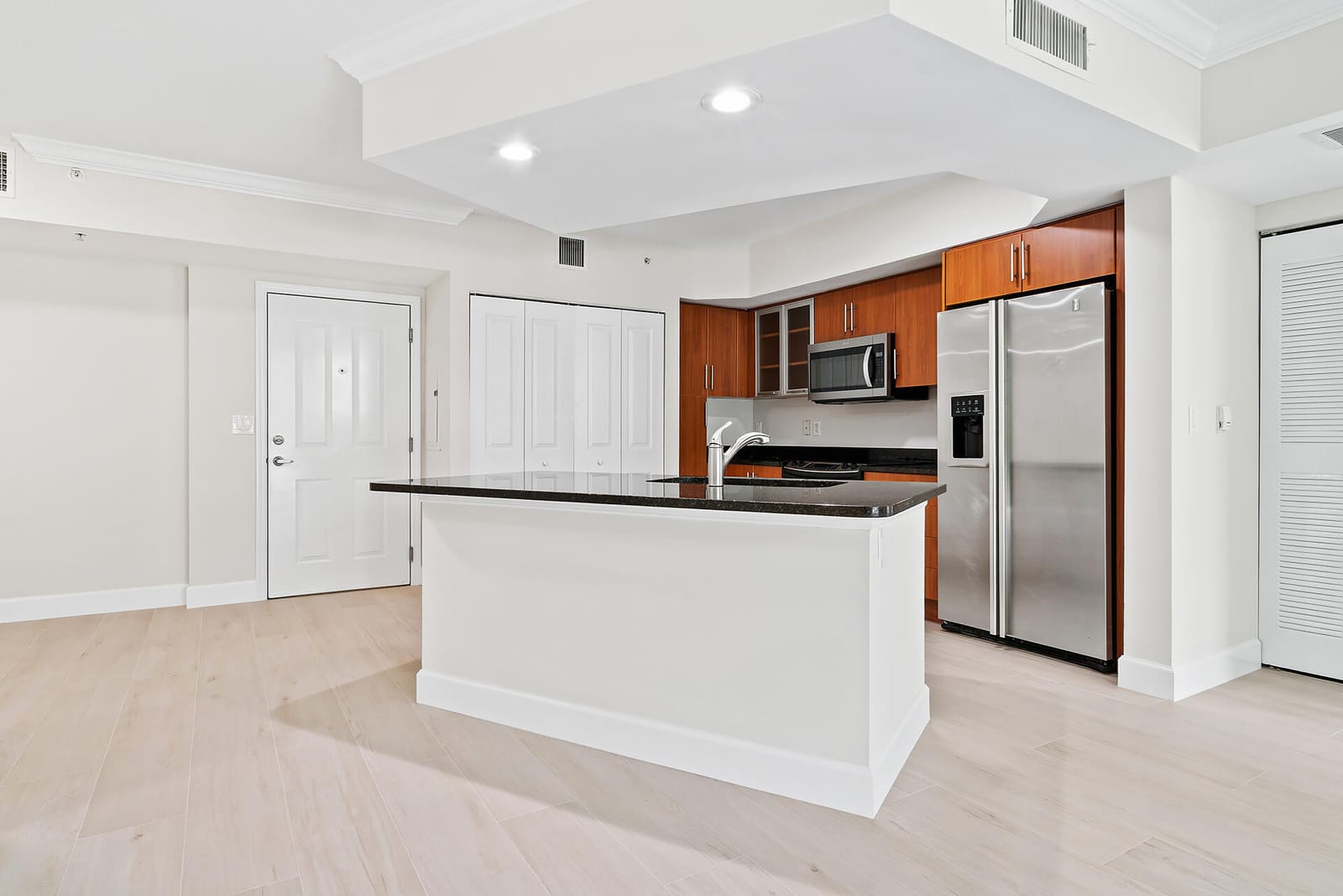 600 S Dixie Highway 636 — photo 4
