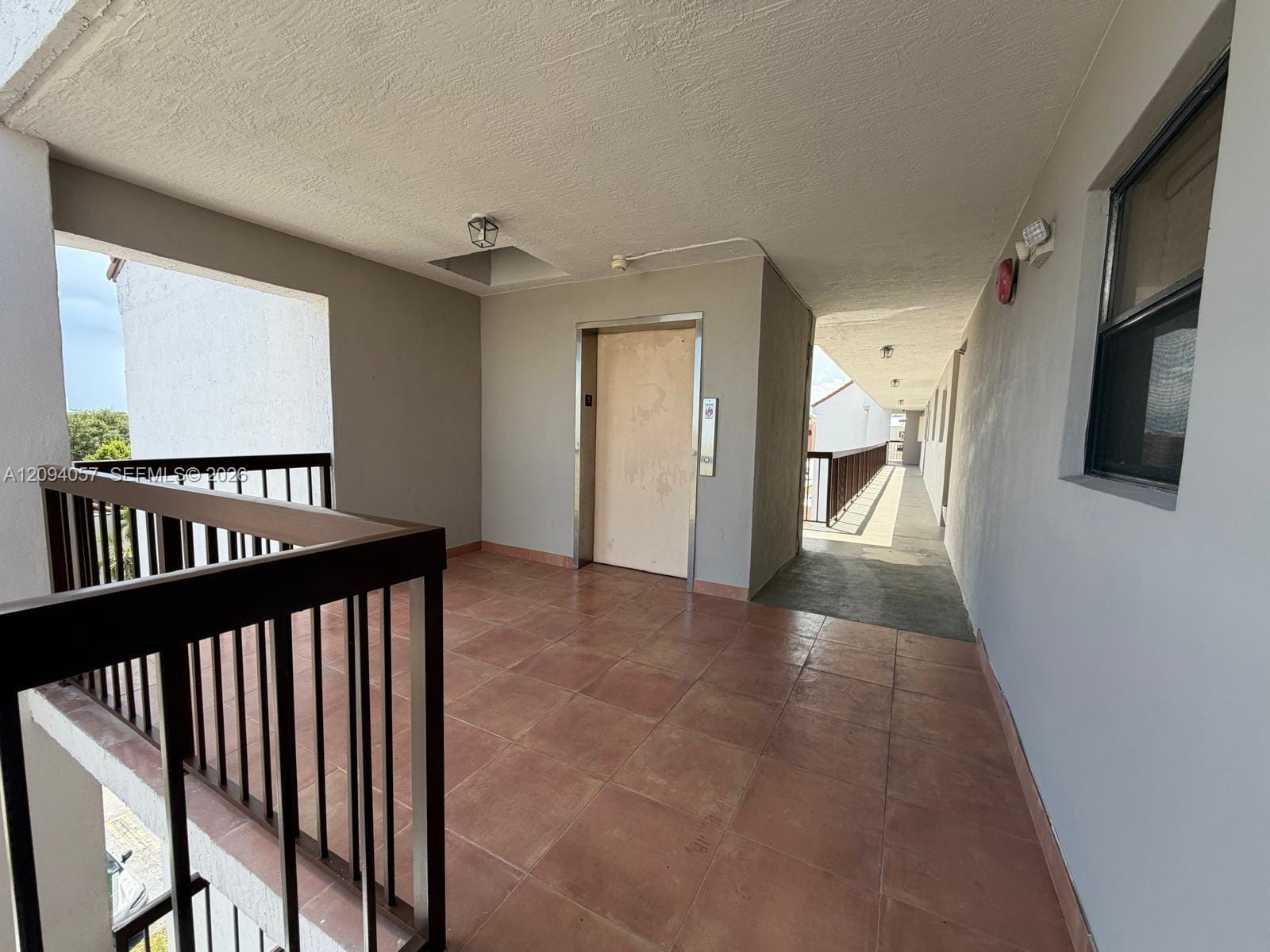10155 NW 9th St Circle 4-507 — photo 2