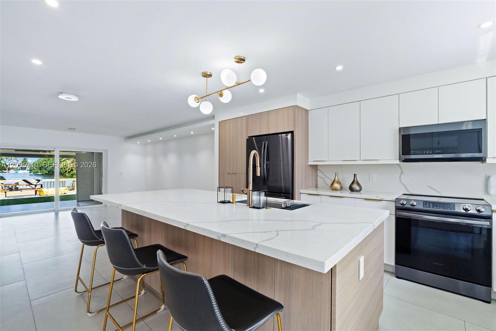 1369 W 69th Street — photo 10