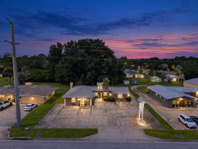 1542 S WICKHAM Road B, Melbourne, FL