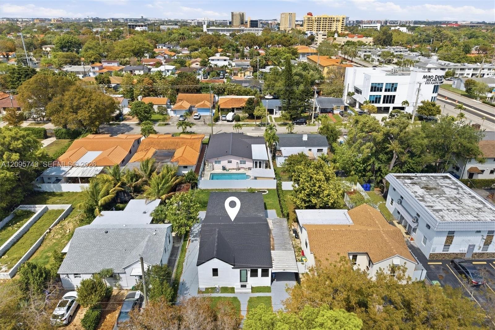4237 SW 7th Street — photo 4