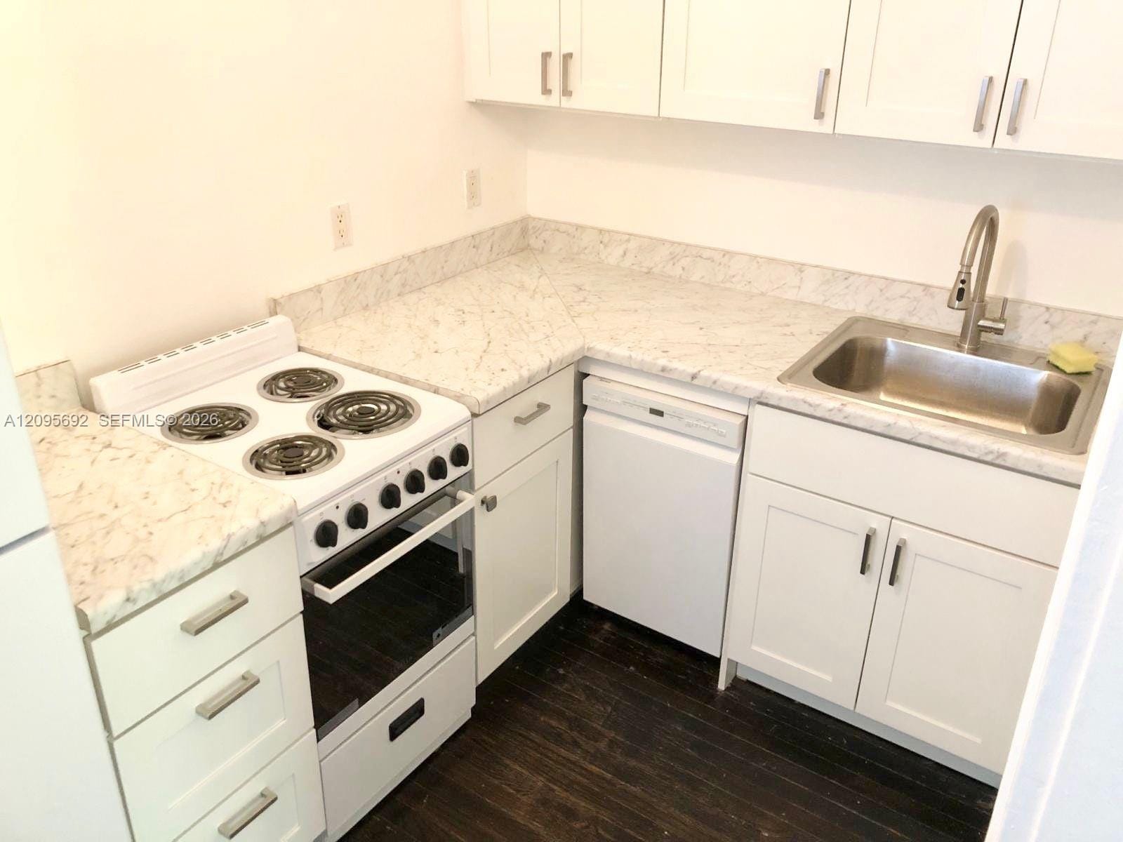 124 Mendoza Avenue 8, Coral Gables, FL 33134 photo 6