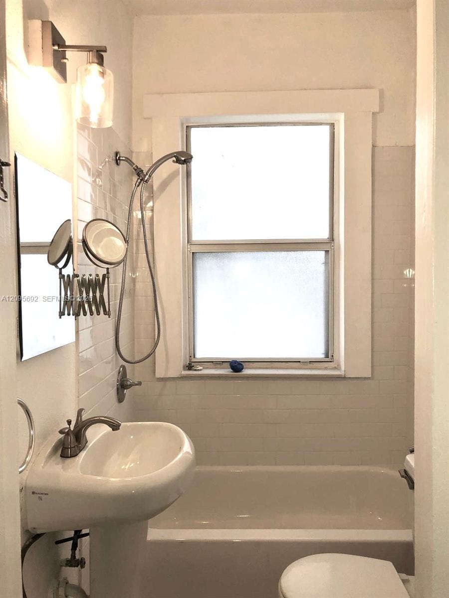 124 Mendoza Avenue 8, Coral Gables, FL 33134 photo 7