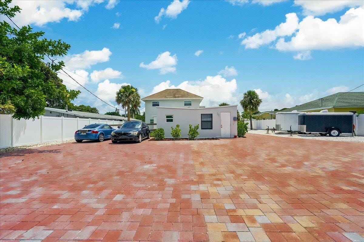 305 CYPRESS Drive 1,2,3,4,5, Lake Park, FL 33403 photo 14