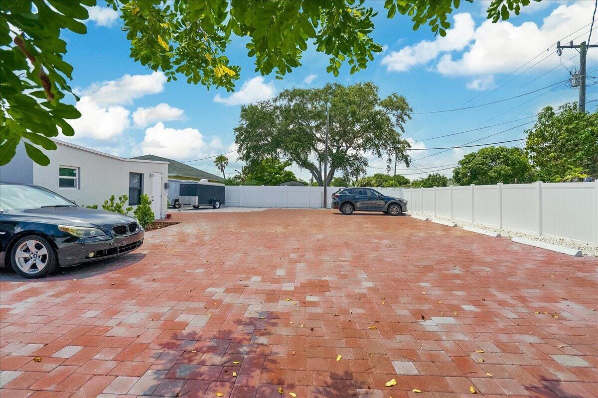 305 CYPRESS Drive 1,2,3,4,5, Lake Park, FL 33403 photo 16