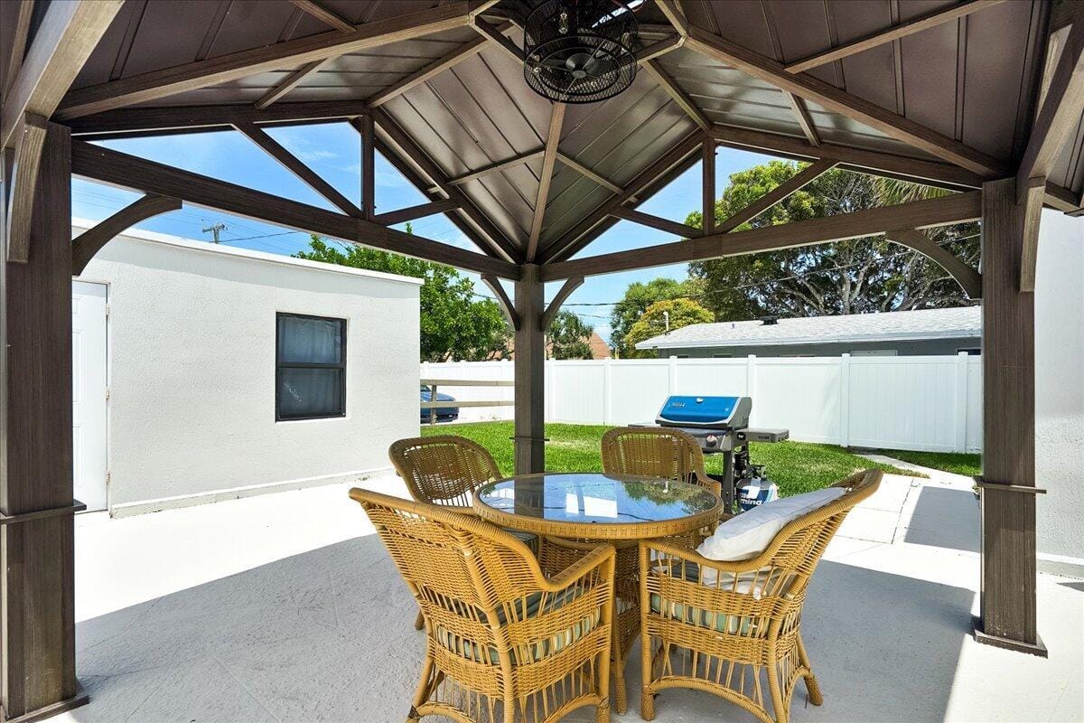 305 CYPRESS Drive 1,2,3,4,5, Lake Park, FL 33403 photo 19