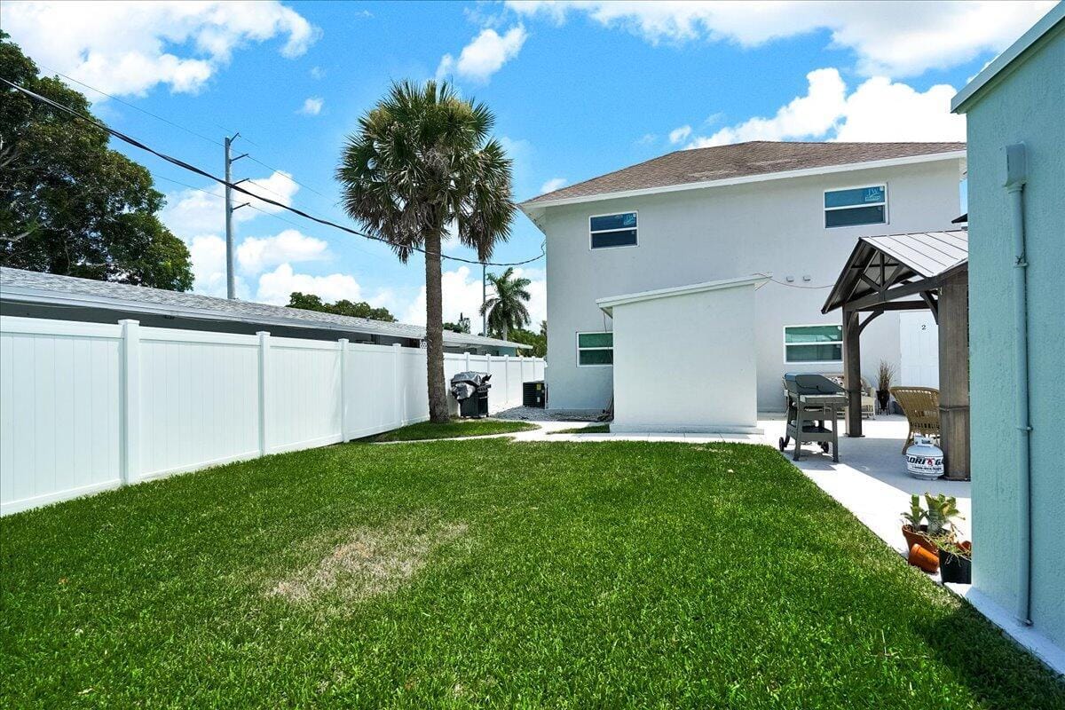 305 CYPRESS Drive 1,2,3,4,5, Lake Park, FL 33403 photo 24