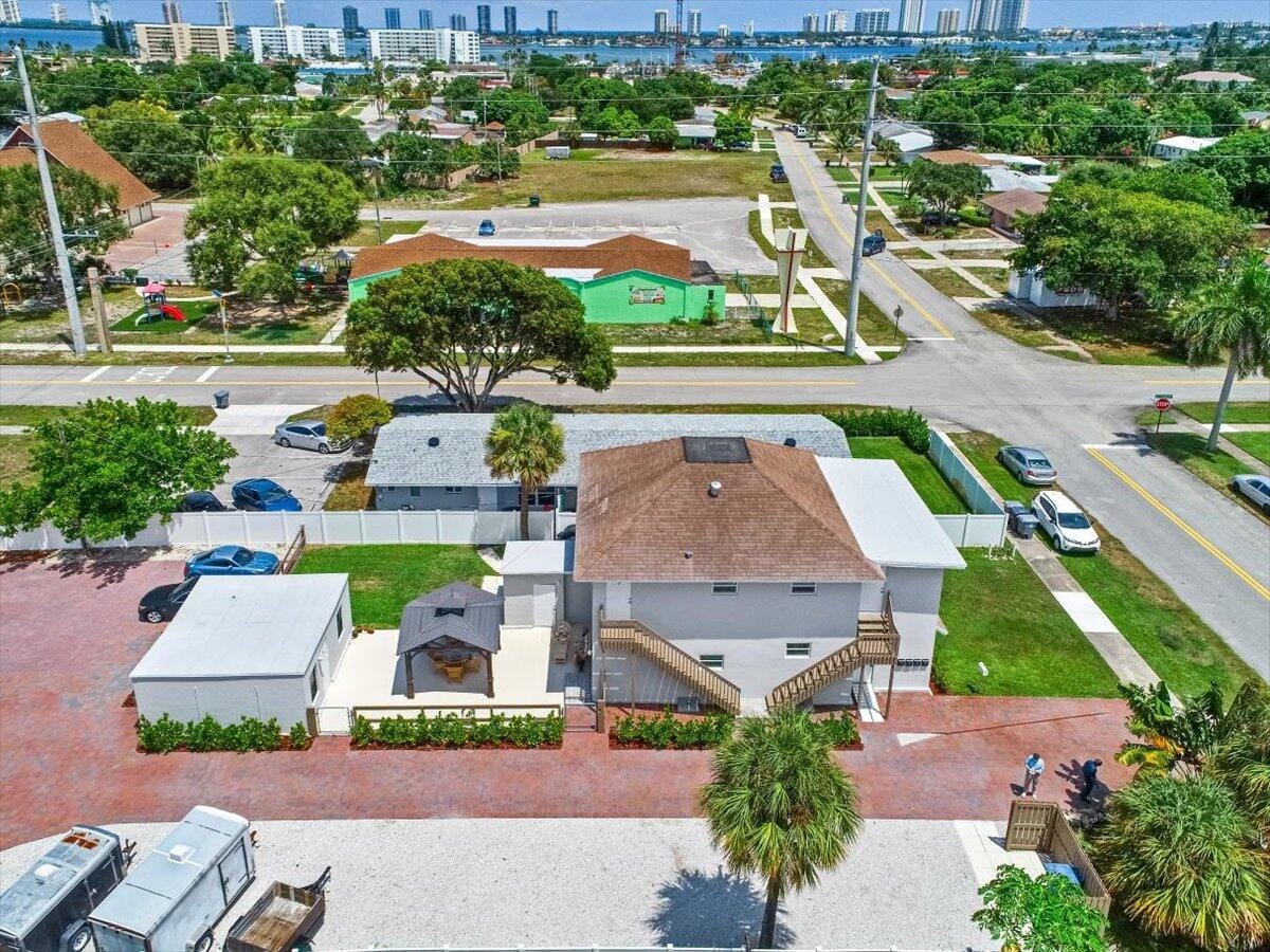 305 CYPRESS Drive 1,2,3,4,5, Lake Park, FL 33403 photo 28