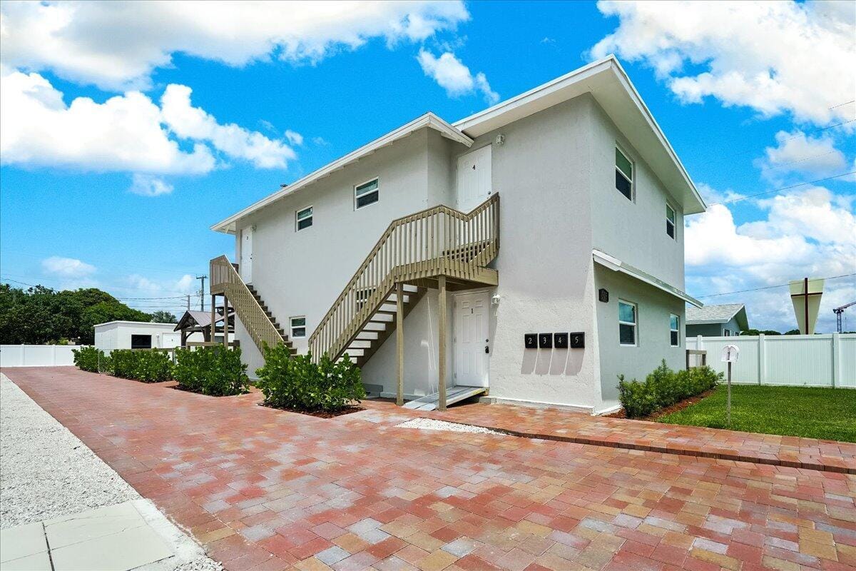 305 CYPRESS Drive 1,2,3,4,5, Lake Park, FL 33403 photo 4