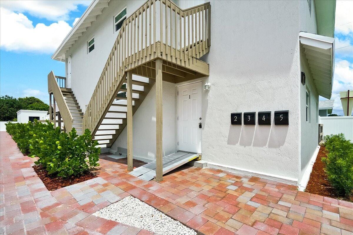 305 CYPRESS Drive 1,2,3,4,5, Lake Park, FL 33403 photo 6